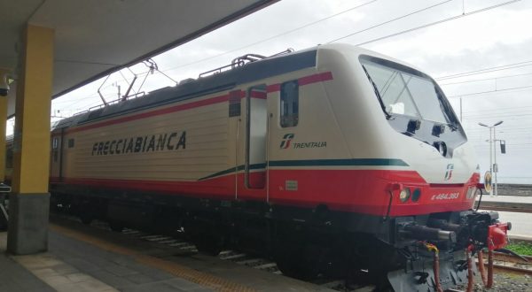 Domenica prima corsa del treno Frecciabianca in Sicilia