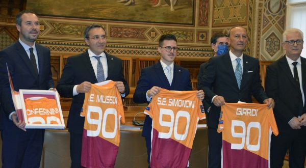 90 anni Federazione San Marino, maglia speciale con l’Inghilterra