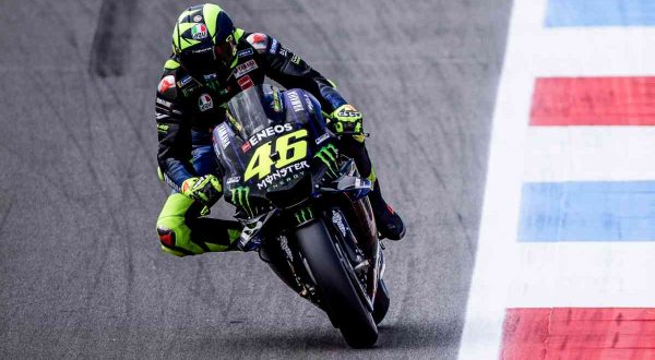 Pole di Martin a Valencia, Rossi in quarta fila