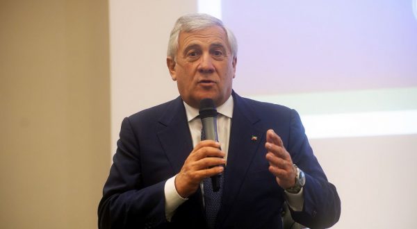 Tajani “Utilizzare i fondi del Pnrr per il Ponte sullo Stretto”