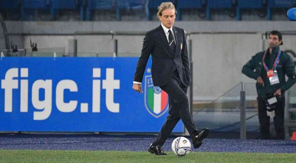 Mancini “C’è pressione ma andiamo a Belfast senza ansia”