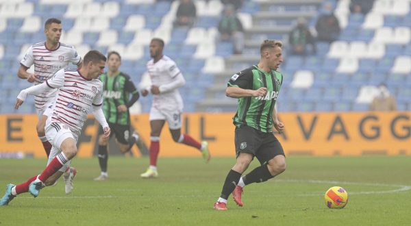 Gol ed emozioni nel lunch match, Sassuolo-Cagliari 2-2