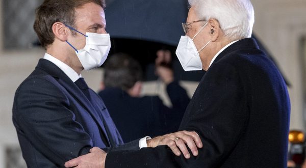 Mattarella incontra Macron “Insieme per un’Europa più forte”