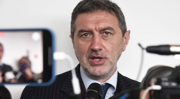 Abruzzo, Marsilio “Nella spesa fondi europei ci sfiliamo la maglia nera”