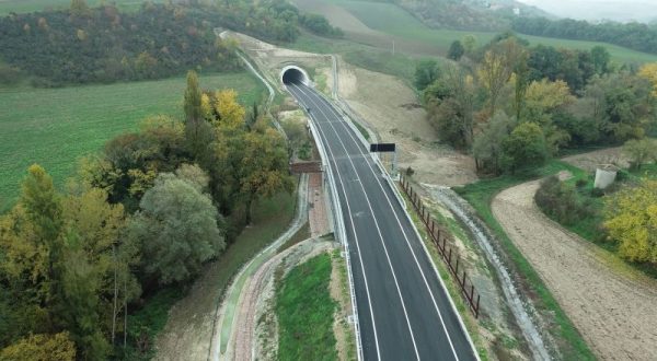 Pedemontana delle Marche, aperto al traffico il primo tratto da 8,1 km