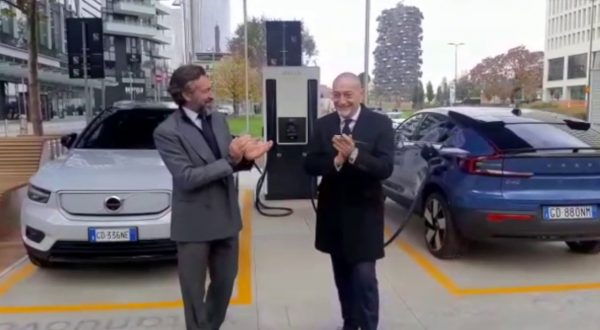 Crisci “A Porta Nuova prima stazione Volvo Fast Charge a Milano”