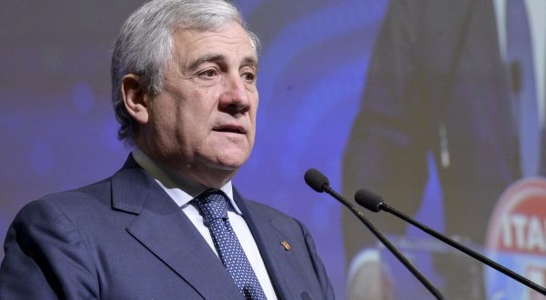 Governo, Tajani “Solo Draghi può tenerlo unito, si arrivi al 2023”