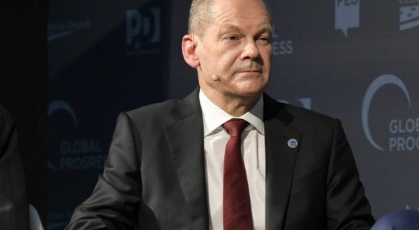 Scholz giura davanti al Bundestag, è il nuovo Cancelliere tedesco