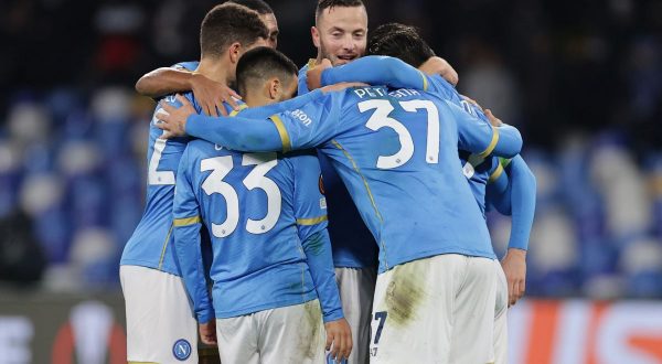 Battuto il Leicester ma Napoli agli spareggi di Europa League