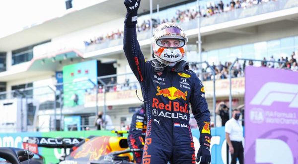 Pole position per Verstappen al Gp di Abu Dhabi