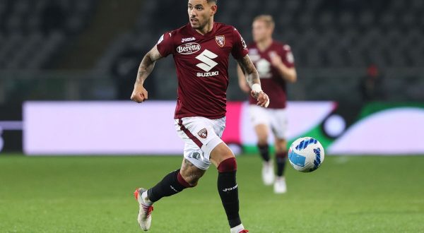 Il Bologna si sveglia tardi, il Torino vince 2-1