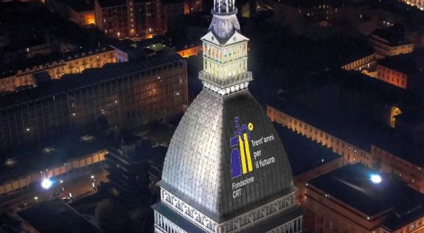 Torino, la Fondazione CRT compie 30 anni e illumina la Mole Antonelliana