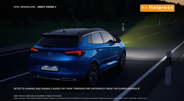 La notte è meno buia con il nuovo Opel Grandland