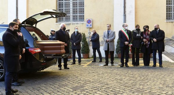 Sassoli, in Campidoglio il commosso saluto della politica e della gente