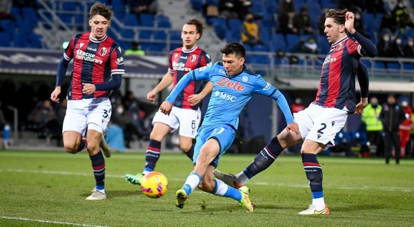 Bologna-Napoli 0-2, decide una doppietta di Lozano