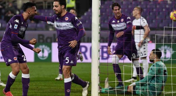 Sinfonia viola, la Fiorentina travolge il Genoa 6-0