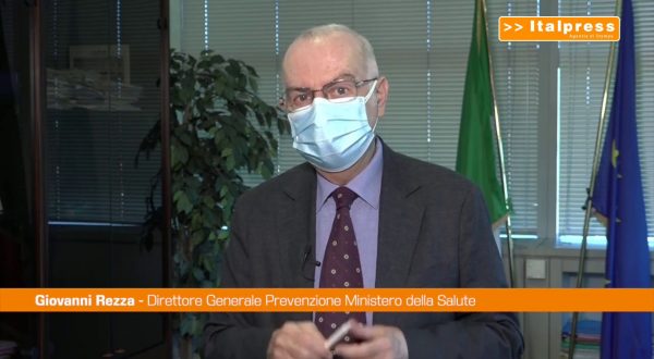 Covid, rallenta la crescita dei casi. Si riduce l’indice Rt