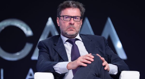 Giorgetti “In Cdm un Fondo Auto per incentivi e filiera”