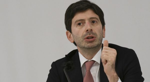 Covid, Speranza: “Possiamo guardare con fiducia al futuro”