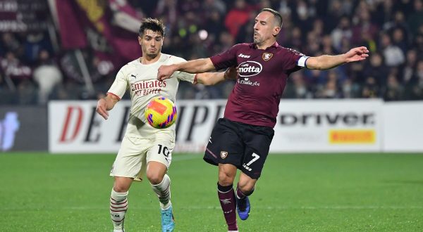 Il Milan inciampa, a Salerno finisce 2-2