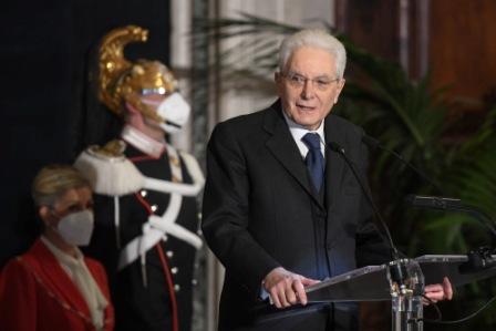 Covid, Mattarella “Ruolo cruciale svolto da sanità e volontariato”