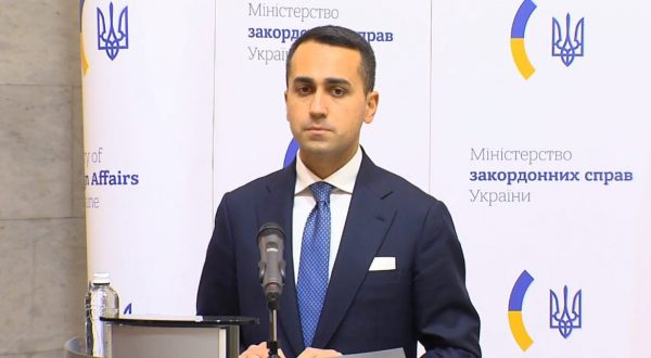 Ucraina, Di Maio “L’unica via è una soluzione diplomatica”