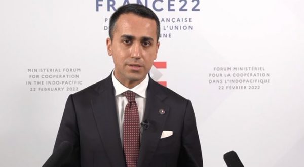 Di Maio “Procedere con le sanzioni A Mosca”