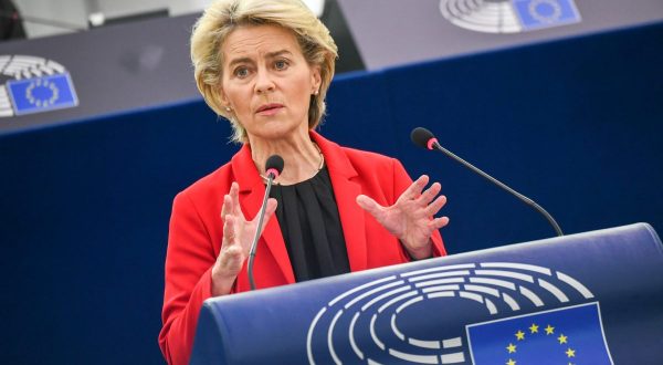 Ucraina, Von der Leyen “Inaccettabile l’aggressione russa”