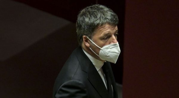 Open, Renzi “Non scappo dal processo, no a chi invade terreno politica”