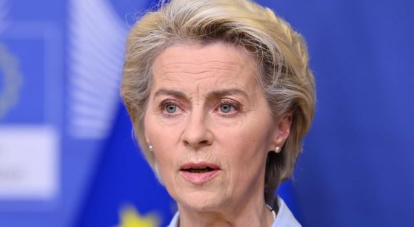 Ucraina, Von Der Leyen “Completeremo rapidamente pacchetto sanzioni”