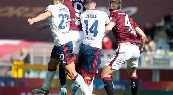 Colpaccio del Cagliari, Torino battuto 2-1 in casa