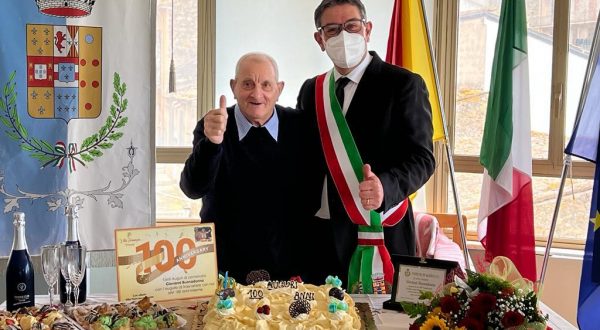 Festa ad Aliminusa per i 100 anni di nonno Giovanni