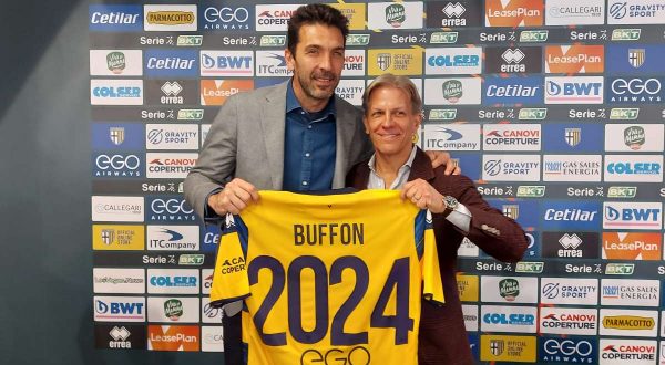 Buffon rinnova col Parma fino al 2024 “Sono ancora calciatore”