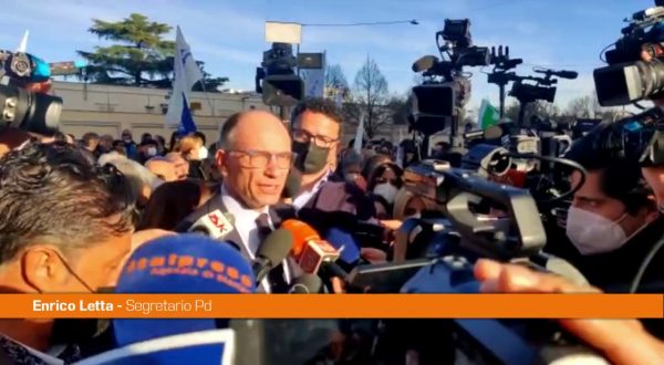 Ucraina, Letta: “Sanzioni metteranno in ginocchio l’economia russa”