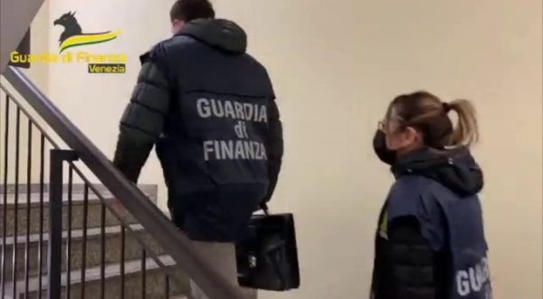 Venezia, la Guardia di finanza indaga su una frode iva da 8 mln