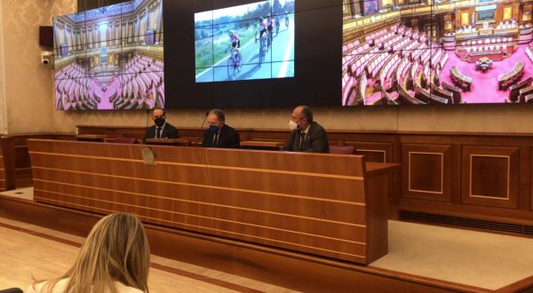 Presentato in Senato il disegno di legge per la sicurezza dei ciclisti