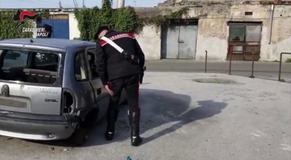 Ricettazione e riciclaggio di auto, 17 misure cautelari in Campania