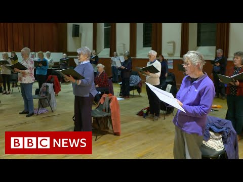 Choirs in the UK return to practices – BBC News