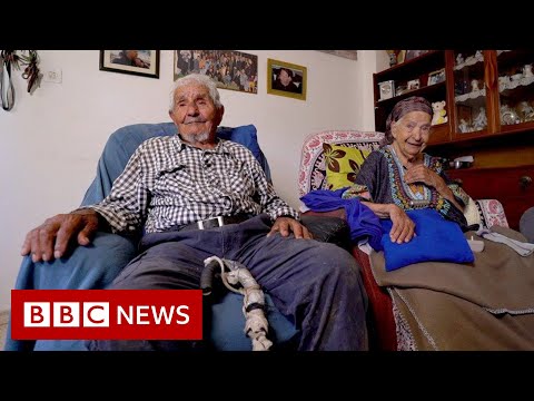 Couple married for 91 years and still in love – BBC News