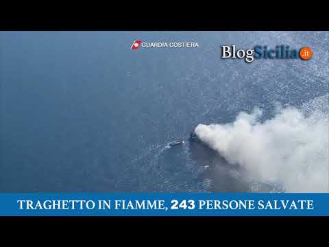 Il video del traghetto in fiamme: 243 persone salvate