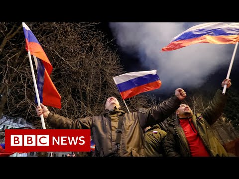 Russia threatened by West with sanctions over Ukraine – BBC News