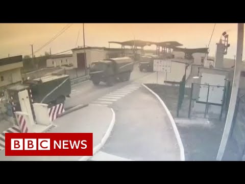 CCTV shows tanks and Russian military vehicles cross Ukraine border – BBC News