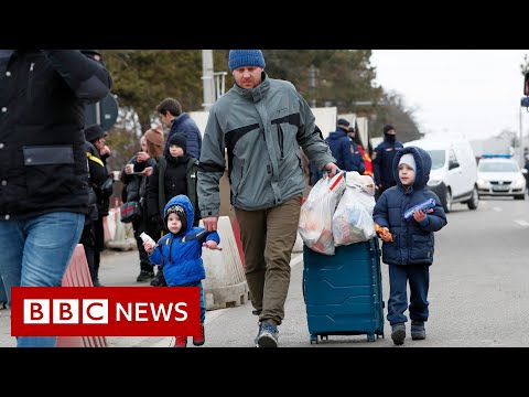 Ukrainian refugees rush to borders to flee Russia’s war- BBC News