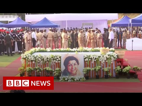 Singer Lata Mangeshkar cremated in Mumbai with full state honours –  BBC News