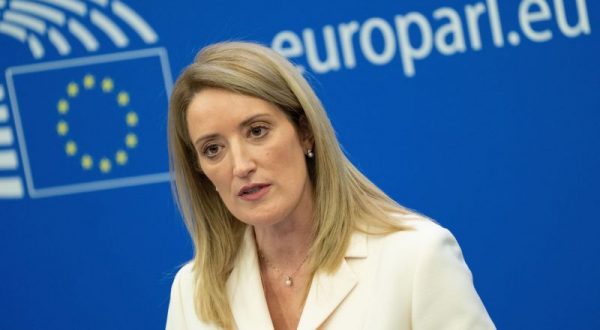 Metsola: “Per Kiev fondi dal bilancio europeo”