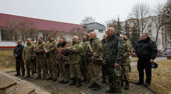 In Ucraina continuano i bombardamenti, Russia apre corridoi umanitari