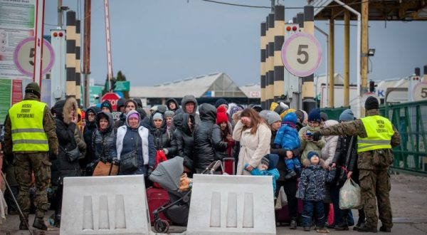 Ucraina, tra corridoi umanitari e trattative prosegue il conflitto