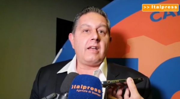 Toti “Chi non vuole aiutare Zelensky non festeggi il 25 aprile”