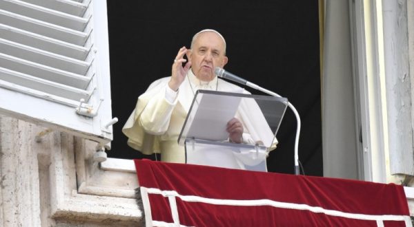 Papa “Abolire la guerra prima che cancelli l’uomo dalla storia”