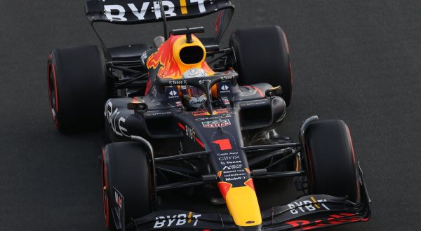 Verstappen vince in Arabia Saudita, 2° Leclerc e 3° Sainz